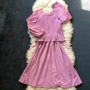 Vintage 80’s pleated & lace purple formal dress S/M